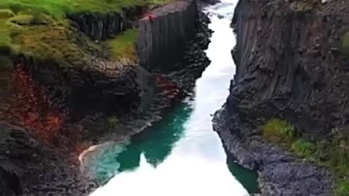 Каньон Stuðlagil в Исландии