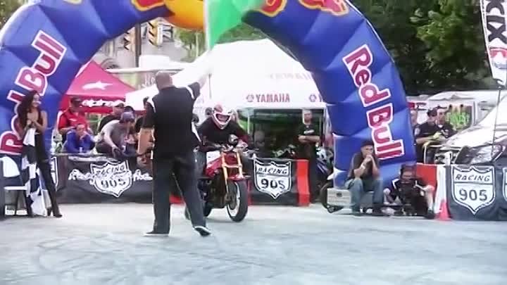 Нереально крутые трюки на мотоциклах