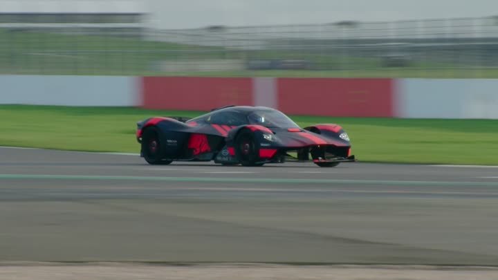 Verstappen and Albon test out Aston Martin Valkyrie hypercar