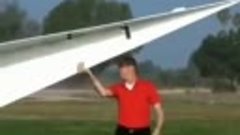 Самый большой в мире бумажный самолёт!