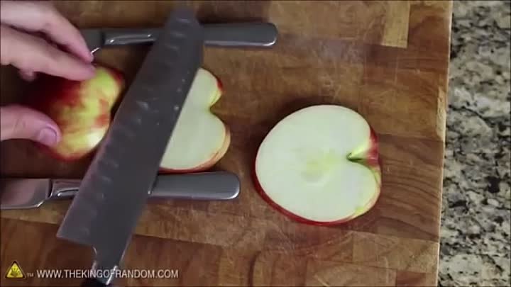 Как вырезать лебедя из яблока...Очень красиво!