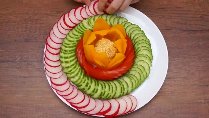 Красивая овощная нарезка на Праздничный стол! 5 овощных тарелок на П ...