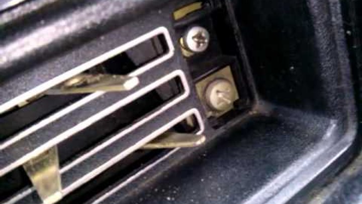 Как снять панель приборов 2104 Как снять панель приборов 2104