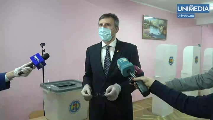 Cel mai matinal candidat Dorin Chirtoacă, înaintat de Blocul Unirea, ...