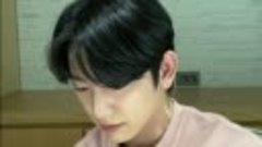 jinyoung VLIVE 🍑💚🐥 مترجم عربي